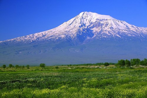 Big Ararat and Small 8 Day